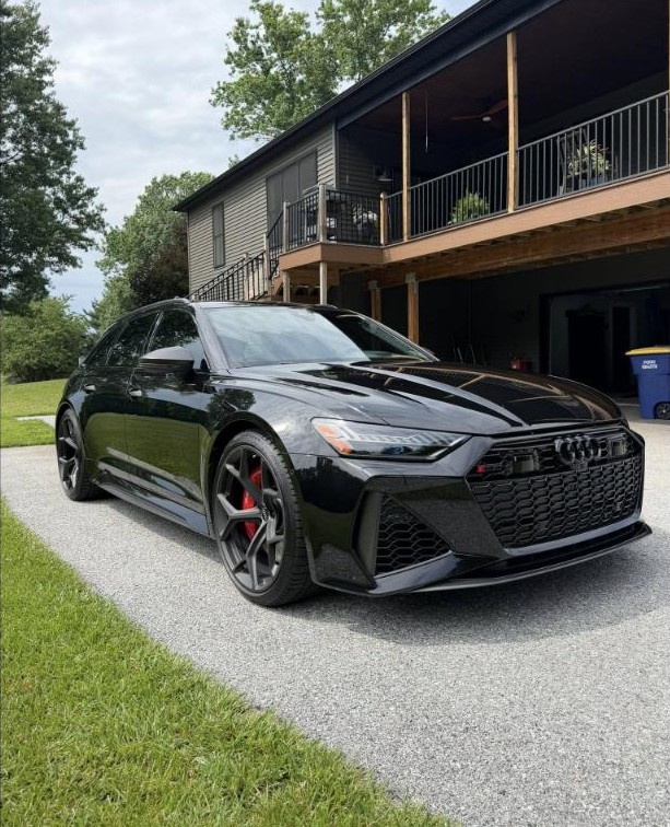Detailed Audi RS6 Avant, exterior finish