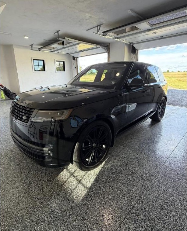 Detailed Range Rover, exterior finish