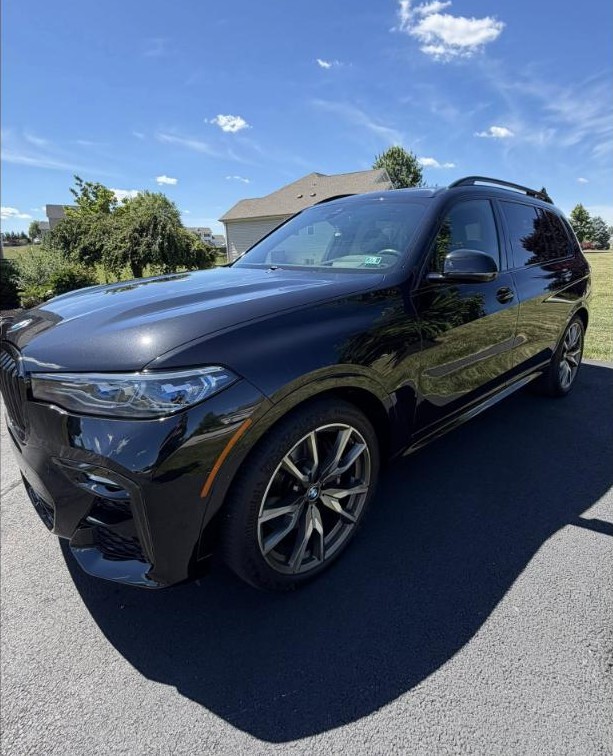 Detailed BMW X7, exterior finish